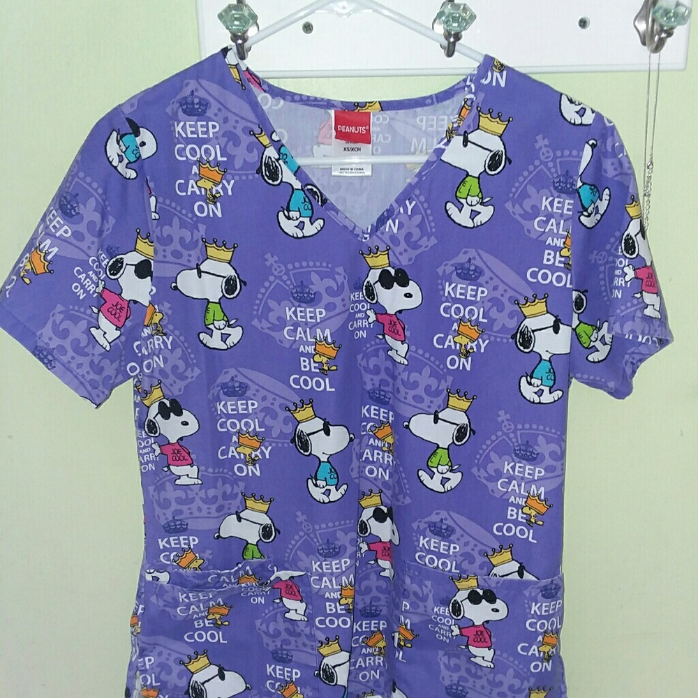 Peanuts Scrub Top Snoopy x small